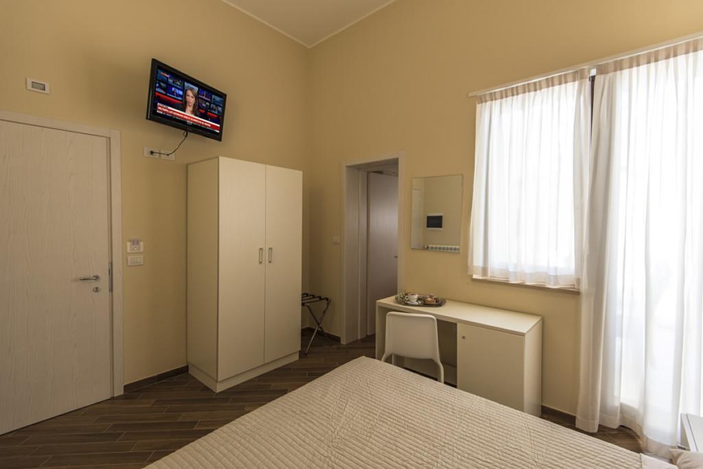 Golden House Hotel Mesagne Kamer foto